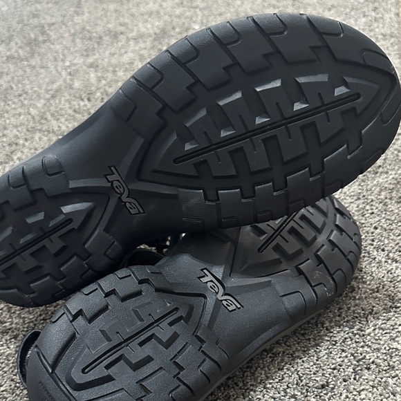 Teva Men\'s Meacham River Sandal in black Sz 13 main image 5